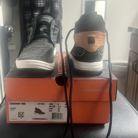 Merrell Shoes - Picture 4 of 5